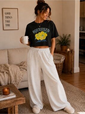 SQUEEZED Lemon Graphic Crop Tee - Black & Yellow